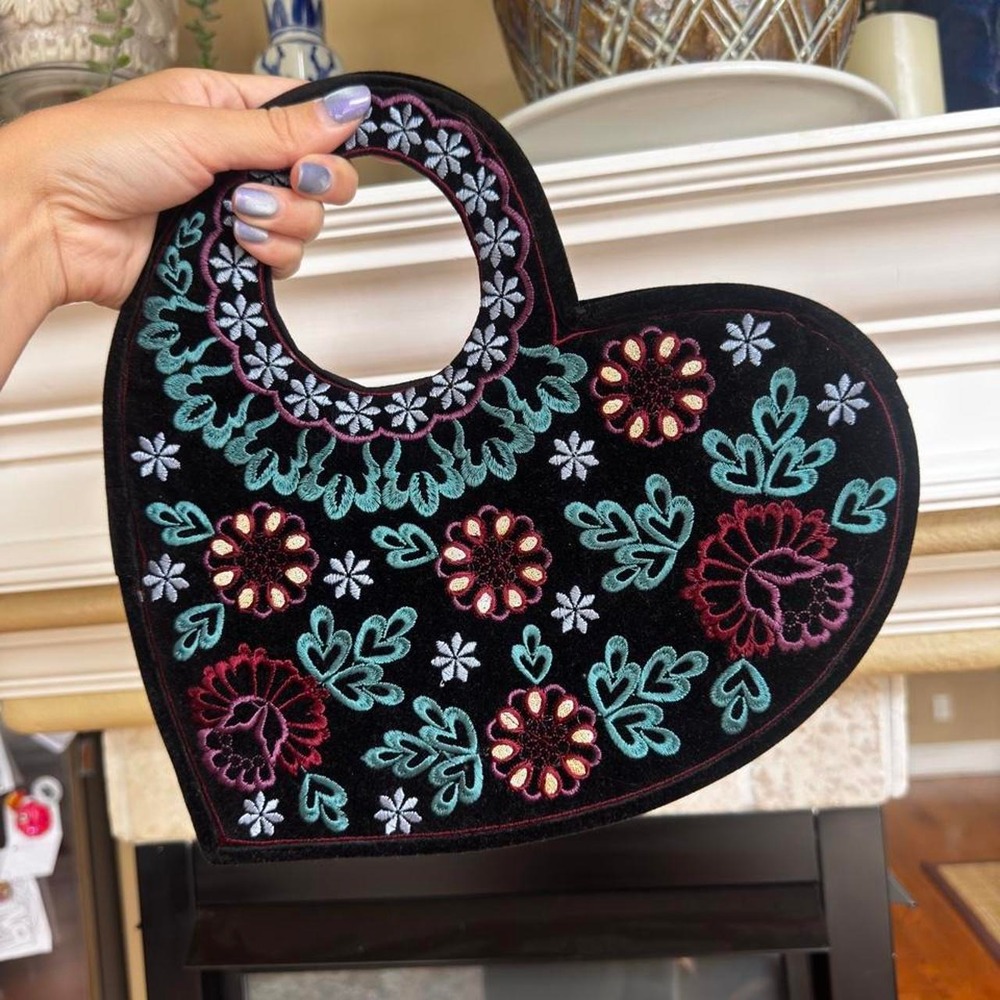 Black heart embroidered handbag folk boho whimsygoth